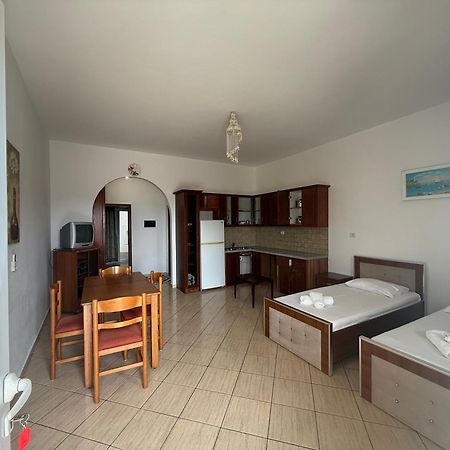 Golden Apartment Sarandë Buitenkant foto