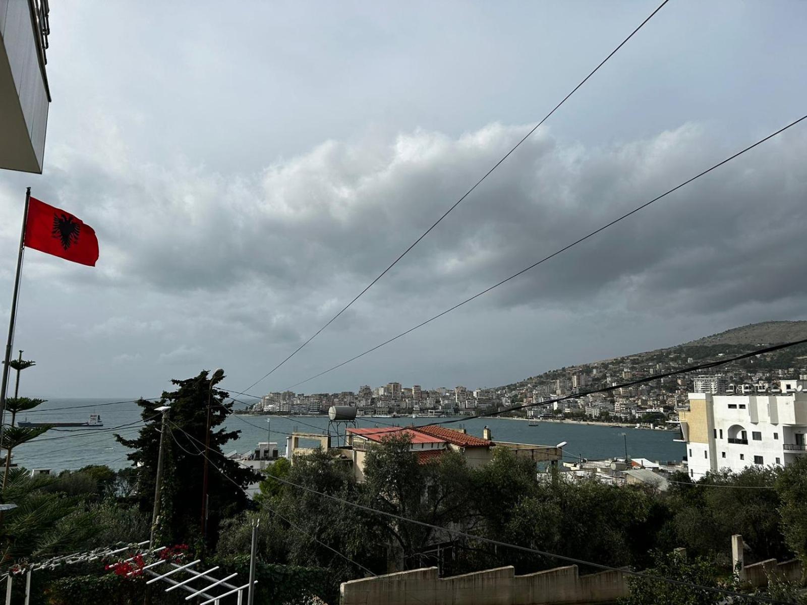 Golden Apartment Sarandë Buitenkant foto