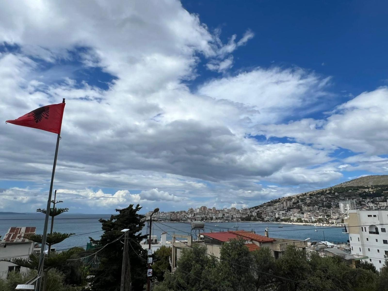 Golden Apartment Sarandë Buitenkant foto