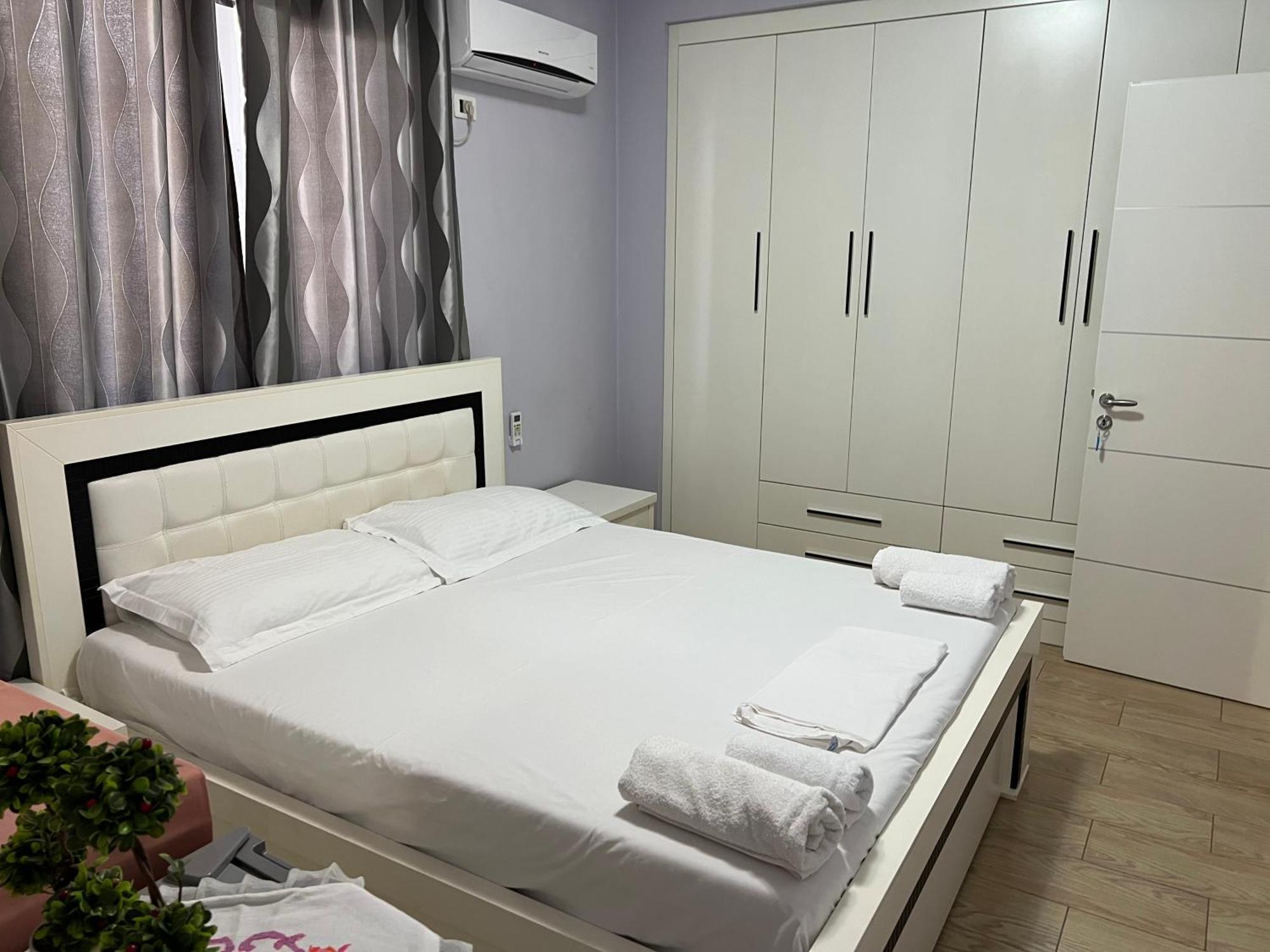 Golden Apartment Sarandë Buitenkant foto