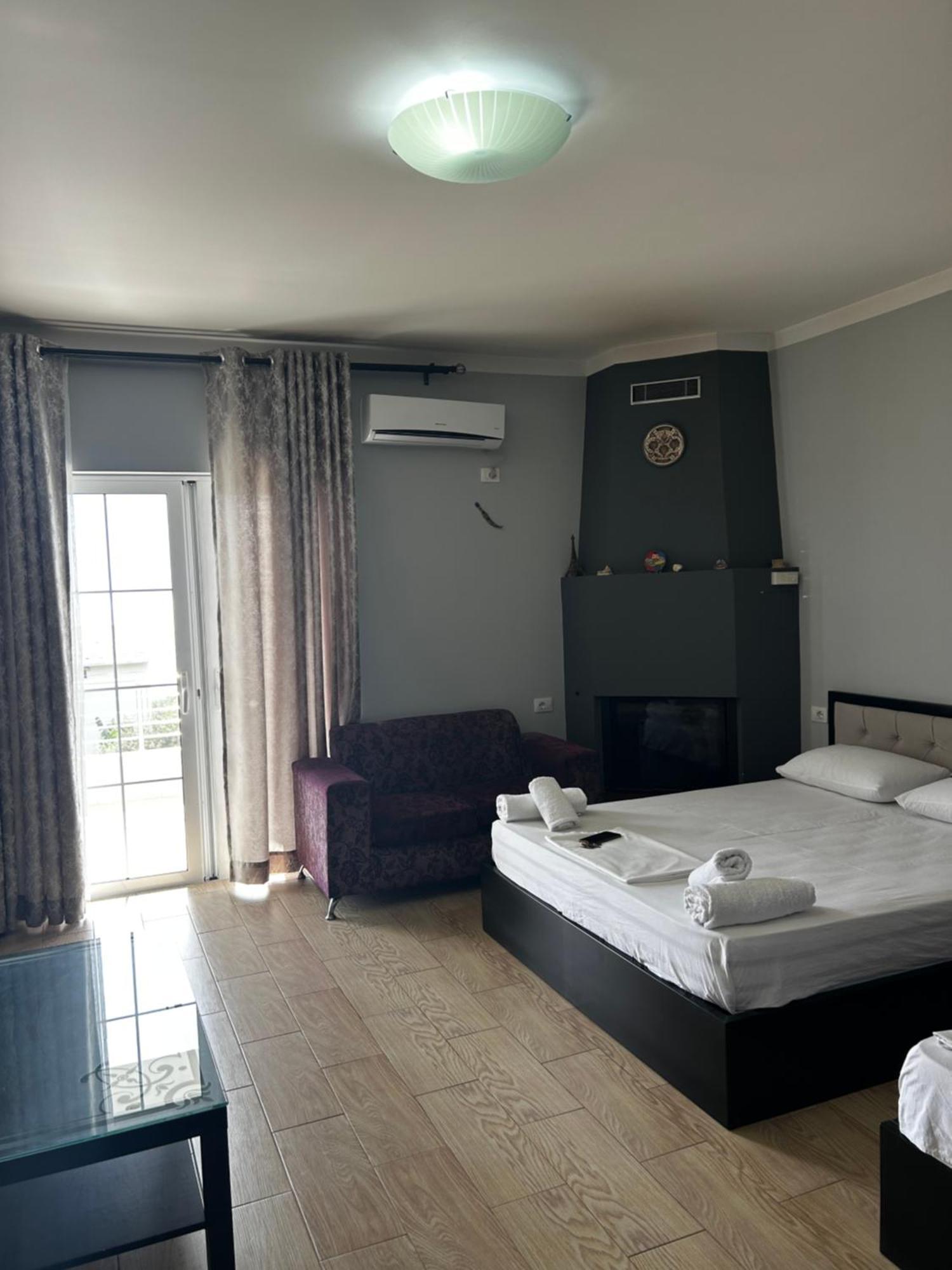 Golden Apartment Sarandë Buitenkant foto
