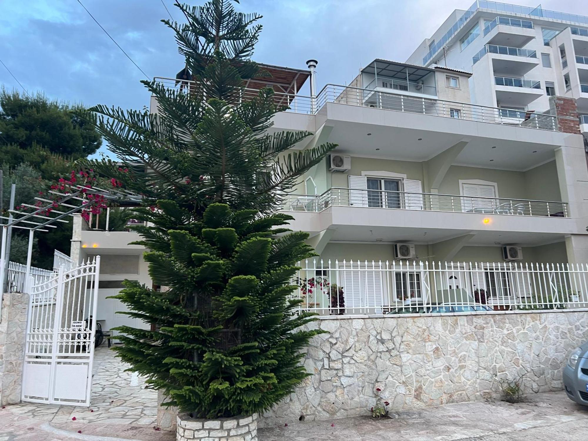 Golden Apartment Sarandë Buitenkant foto