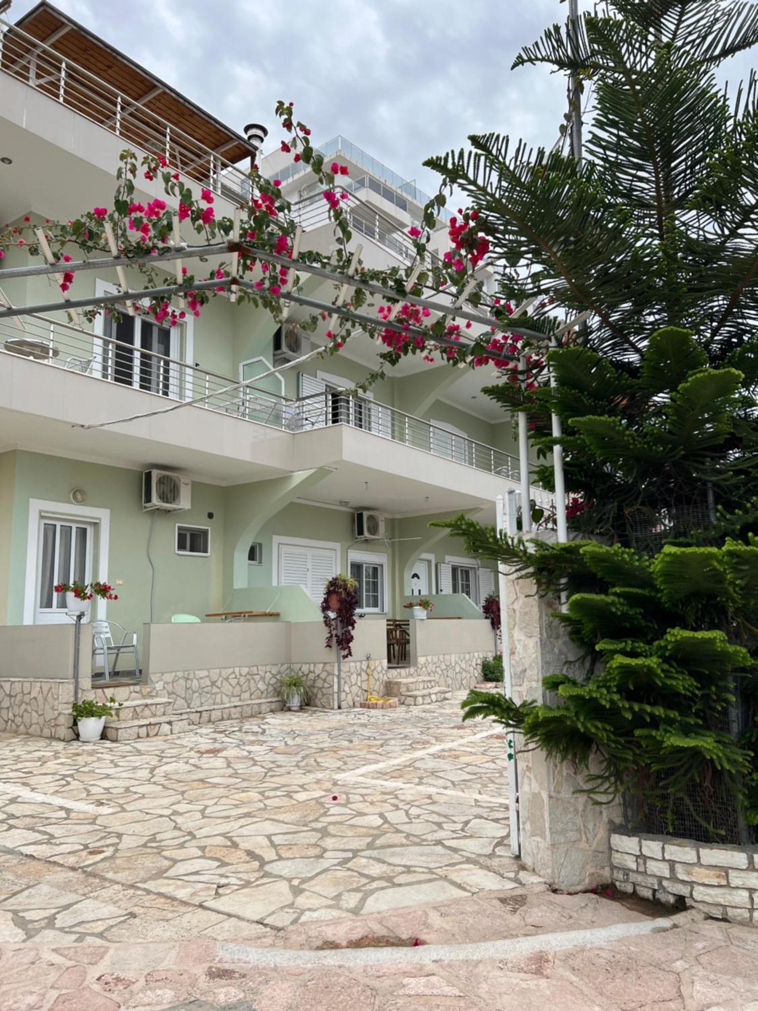 Golden Apartment Sarandë Buitenkant foto
