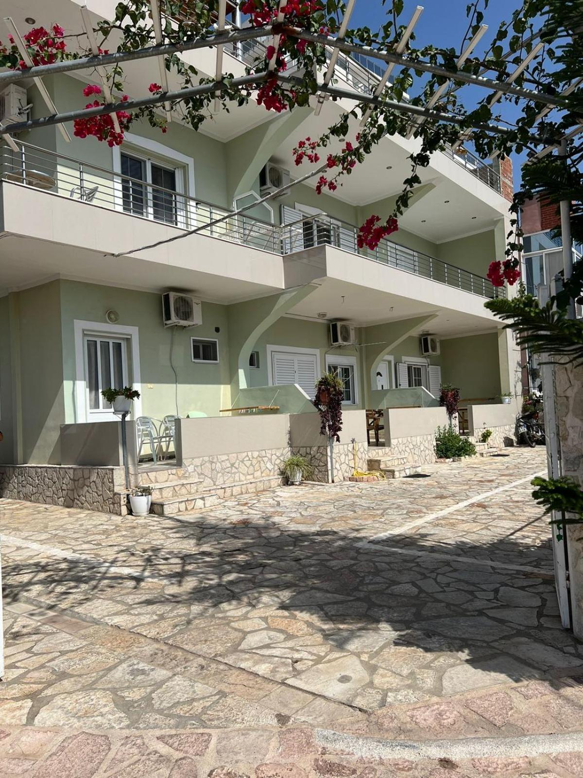 Golden Apartment Sarandë Buitenkant foto