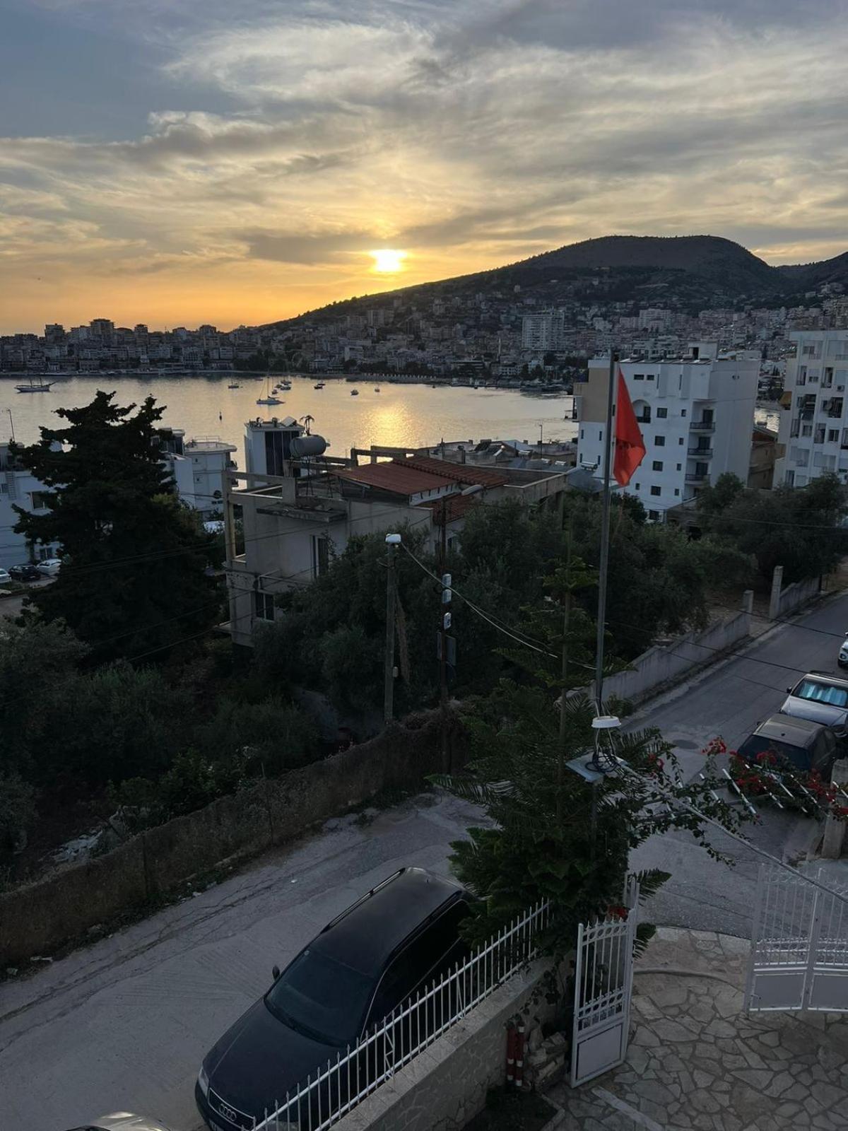 Golden Apartment Sarandë Buitenkant foto